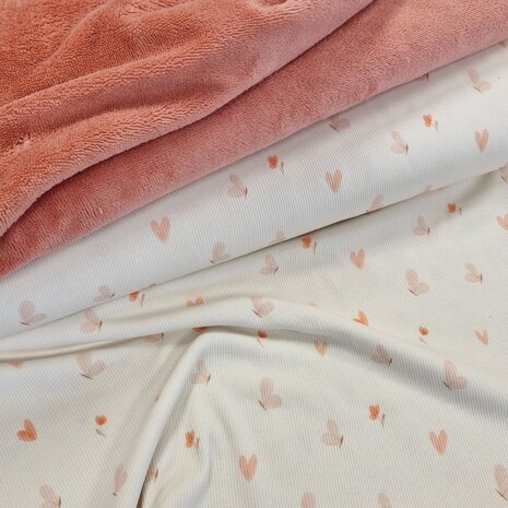 bamboe katoen fleece terracotta licht met vlinders en hartjes  babyrib tricot soft BEEBSstofjes