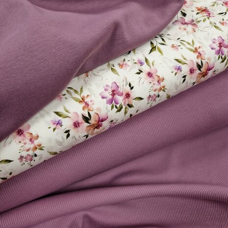 BEEBS boordstof en ribtricot soft oud lila met pioen rozen digitale tricot KicKenStoffen