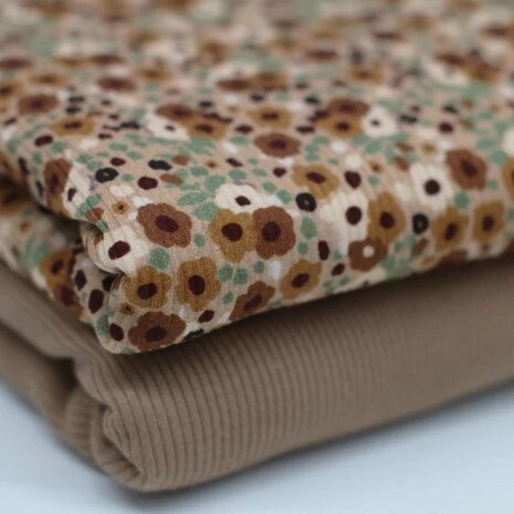 bruin schattig bloemrijk babyrib tricot soft en uni d. taupe BEEBSstofjes van KicKenStoffen