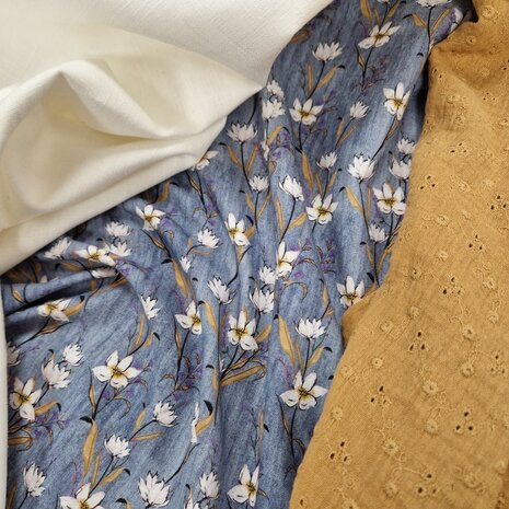 BEEBS digitale bloemen jeans katoen - jeanslook met wit gewassen linnen en camel broderie hydrofiel KicKenStoffen