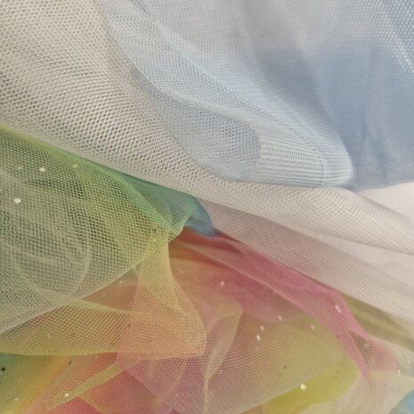 regenboog soft tule met fijne tulle in wit en blauw van KicKenStoffen