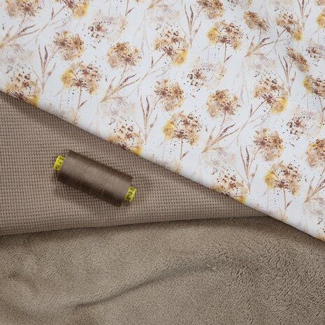 BEEBS beige taupe garen - wellness fleece - wafeltricot met hortensia tricot van KicKenStoffen