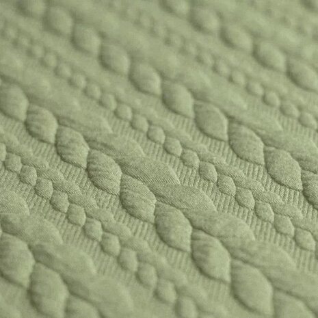BEEBS olijf kabel jacquard tricot van KicKenStoffen