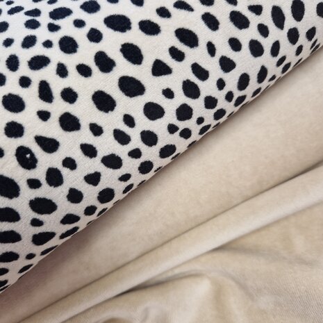 Katoenen velvet cheetah dots en effen natural-kiezel van KicKenStoffen