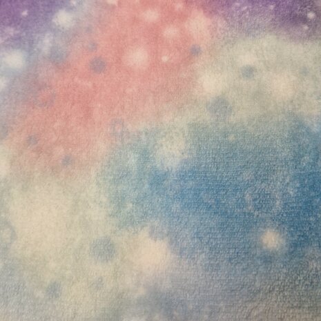 BEEBS galaxy print en kleuren fleece KicKenStoffen
