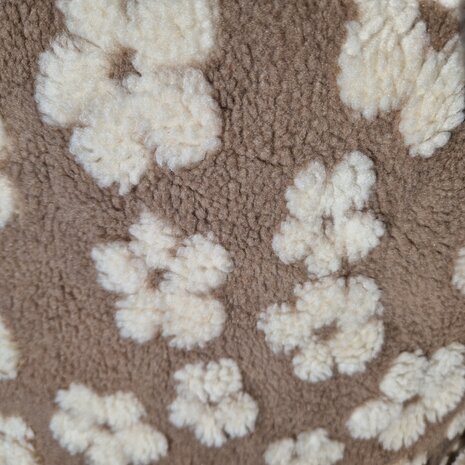 bloemen teddy fur beige van KicKenStoffen close up