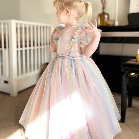 prinsessen jurk regenboog tule gemaakt door Bertine Oudman - KicKenStoffen