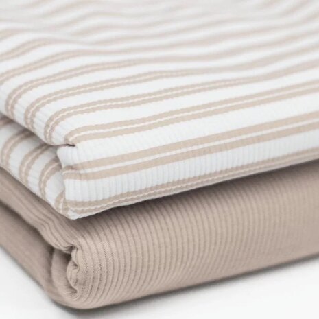 BEEBS dubbele streepjes en effen babyrib tricot SOFT licht beige van KicKenStoffen