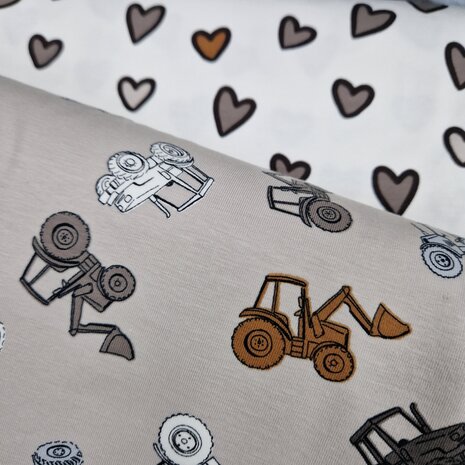 tractor en hartjes tricot beige