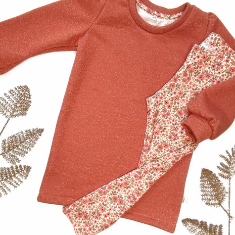 sweatdress van glitter jogging terracotta  en legging struik bloem tricot roze-terra gemaakt door mbym.sewing van KicKenStoffen