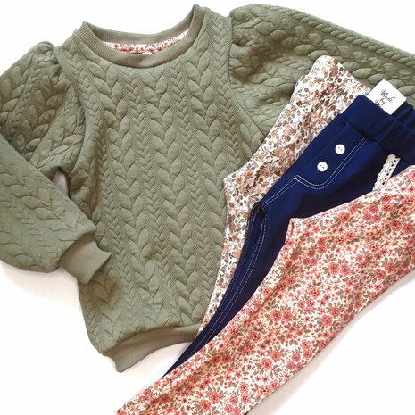 bloemen leggings ribstof en tricots met spijkerbroekje met sweater kabel tricot olijf gemaakt door mbym.sewing van KicKenStoffe
