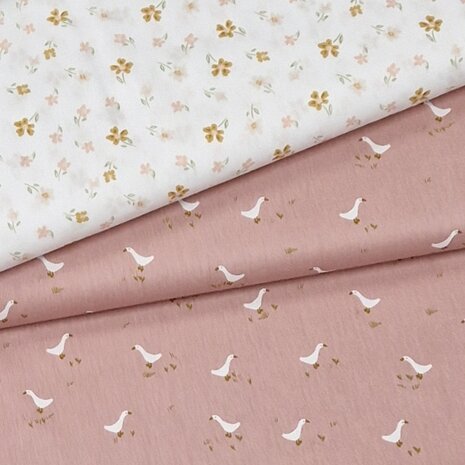 pink little goose and white happy flowers cotton KicKenStoffen