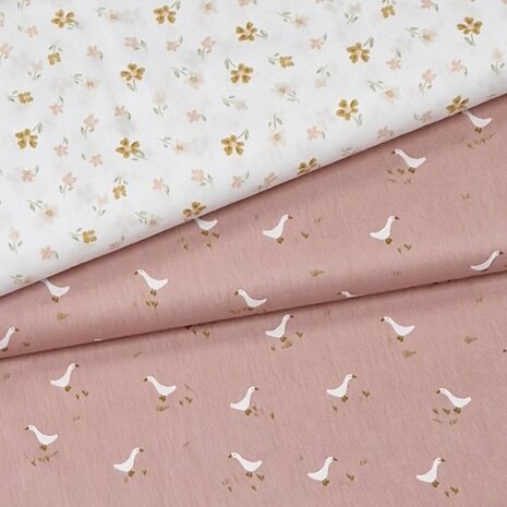 pink little goose and white happy flowers cotton KicKenStoffen