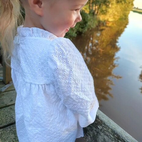 broderie kinderblouse gemaakt door mbym.sewing