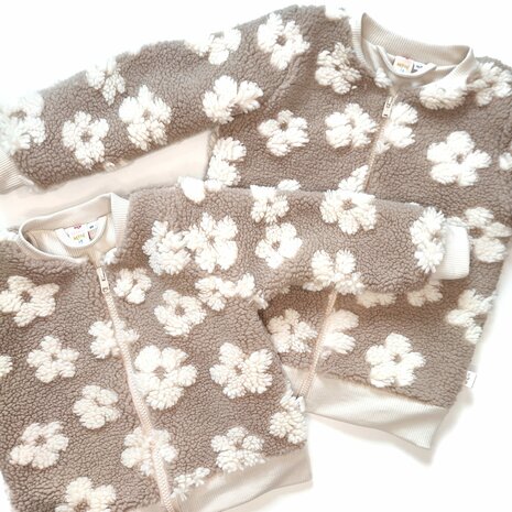  daisy teddy met ribtricot soft gevoerde jasjes gemaakt door mbym.sewing - stoffen KicKenStoffen