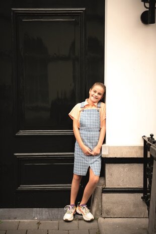 tienerjurk met bloesje van katoenen voile  naaipatroon poppy magazine 22 van KicKenStoffen
