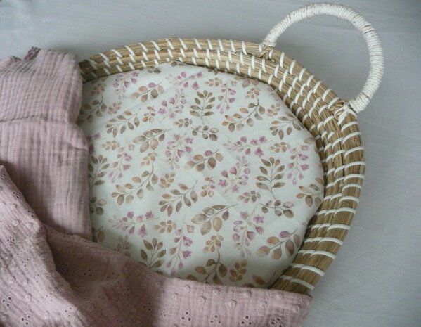 mauve blaadjes aankleedkussen mozesmandje, hydrofiele doeken broderie hydrofiel oud roze @ellebel.babynestjes