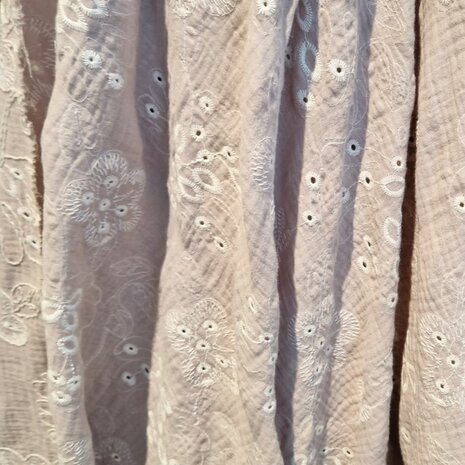 beige taupe hydrofiel broderie van KicKenStoffen