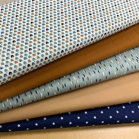 katoentjes vlaggenlijn blauw beige van KicKenStoffen