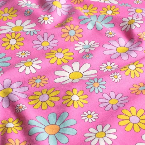 roze daisy flowerpower tricot Jursie van KicKenStoffen