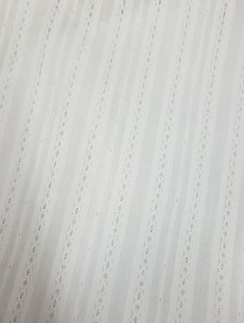 vertikaal opengewerkte broderie wit