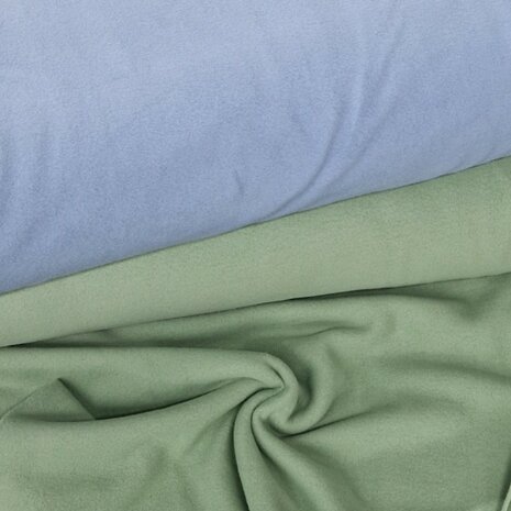 dusty groen en blauw biologisch katoen fleece van kickenstoffen