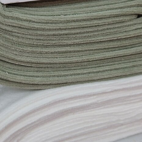 Katoenen velvet nicky earth khaki en off white KicKenStoffen