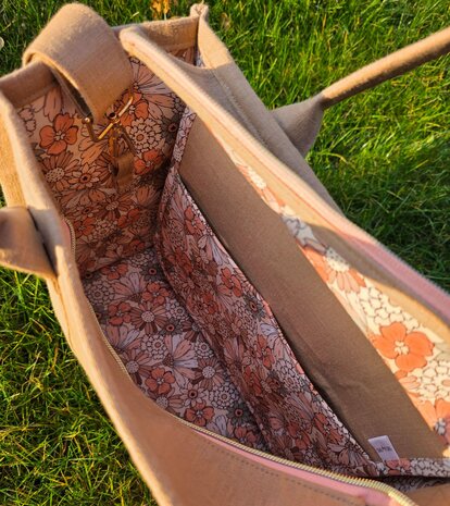 vrolijke bloem poplin met cacao linnen BEEBSstofjes tas gemaakt door mbym.sewing kickenstoffen