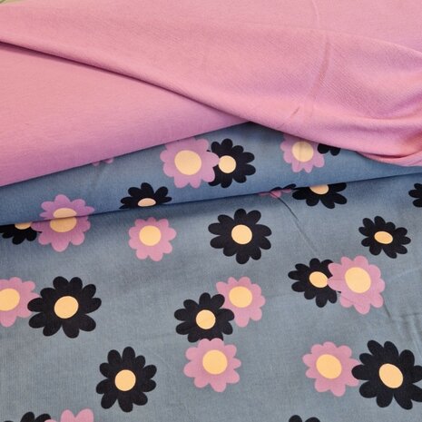 bloemen ribstof met 4420010 met 1230209 violet summersweat _ Kickenstoffen