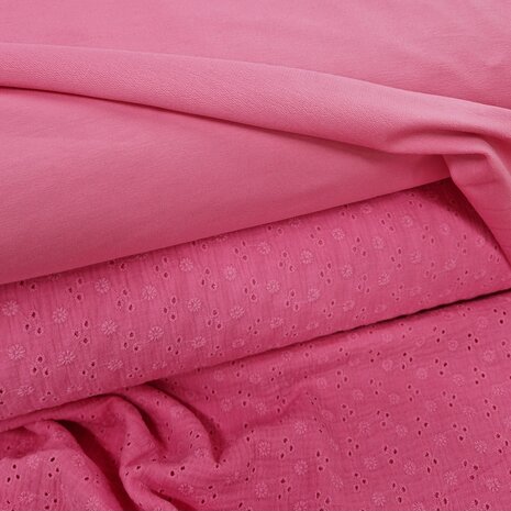 soft sweat biologische french terry KicKenStoffen roze met roze broderie hydrofiel