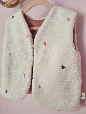 junna gilet hartjes teddy met corduroy roze rib voering van KicKenStoffen gemaakt door mbym.sewing