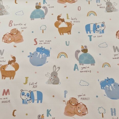 dieren en letters print aqua protect stof - regenjassen stof KicKenStoffen Swessie design
