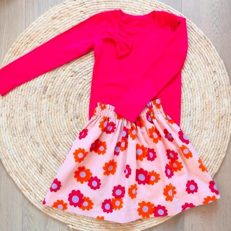 daisy flowers fijne corduroy met fuchsia longsleeve door petite cato