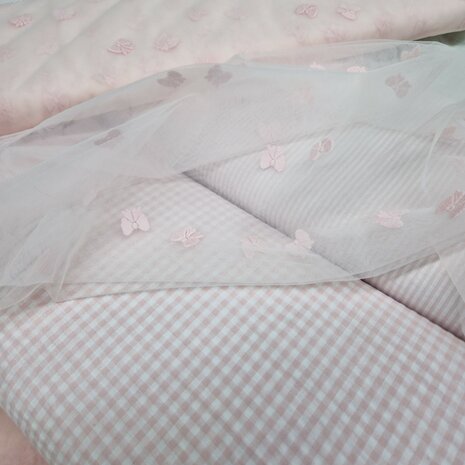 nylon mesh &amp; embroidery bow tie baby rose en seersucker roze KicKenStoffen