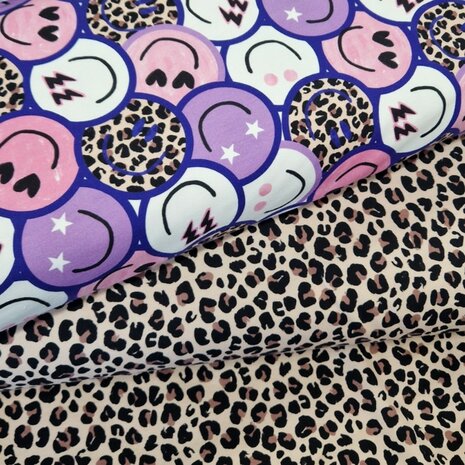 happpy faces en bij passende panter french terry - KicKenStoffen