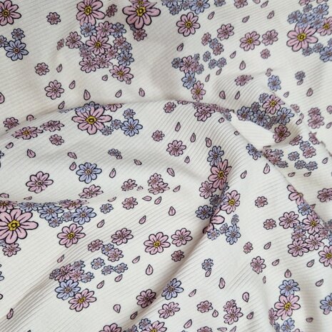Bloembladeren ribtricot KicKenStoffen - BEEBSstofjes