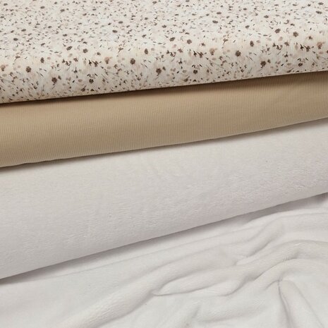 kiezel en fillerbloem ribtricot met witte bamboe katoen fleece - KicKenStoffen