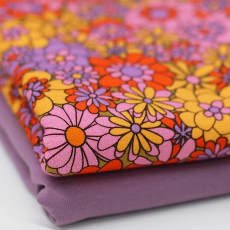 BEEBS hippie bloemen met uni oudlila tricot van kickenstoffen