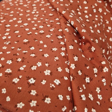 terracotta wit beige lieve bloemetjes tricot Jursie - KicKen Stoffen