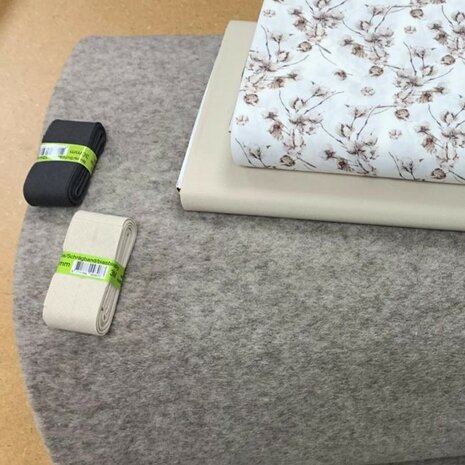 merino wol fleece beige met beige poplin 1170511 en bias 3010010 en 3010027 en poplin 1170660 - kicken stoffen