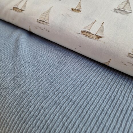 staalblauw rib loop met zeilboten poplin katoen BEEBSstofjes