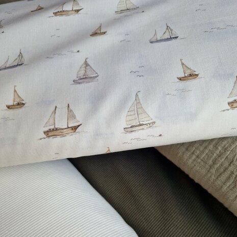 zeilboten poplin met army en off white ribtricot soft - kickenstoffen