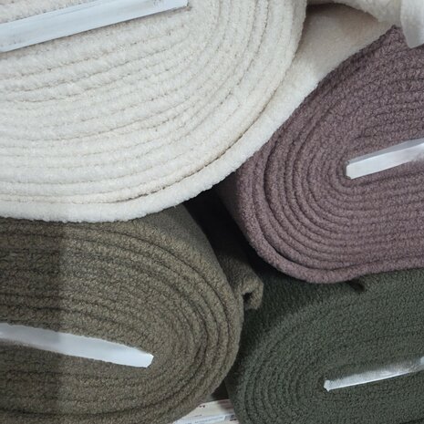 mauve olijf beige ecru teddy fleece lammy stof Poppyfabrics - KicKenStoffen
