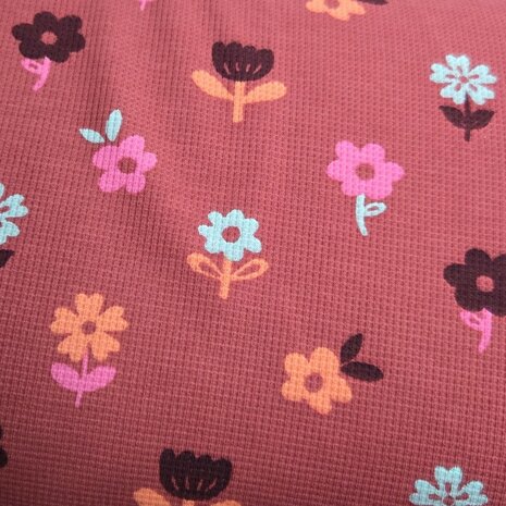 donker rood wafel tricot happy flowers Kickenstoffen