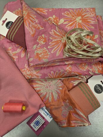 jacquard stof met bijpassende garen, boordstof en paspelband en microtex naalden - kickenstoffen