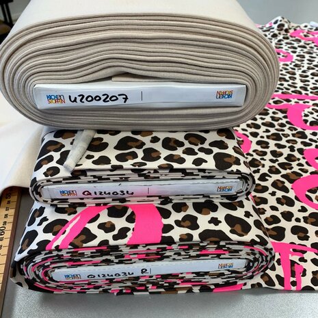 french terry neon en luipaard met boordstof 4200207 - kicken stoffen