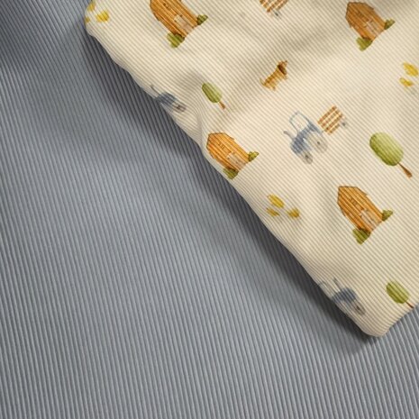 BEEBStibtricot soft kippenboerderij en ottoman staalblauw van KicKenStoffen