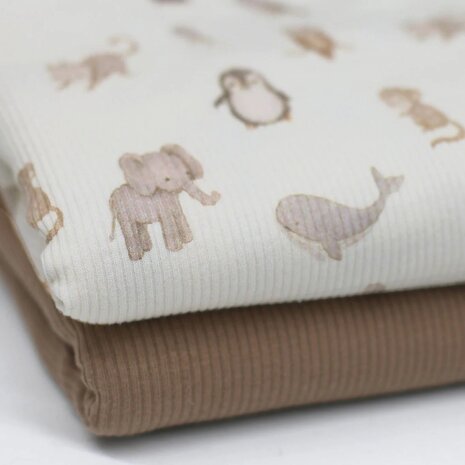 BEEBS newborn dieren tricot met uni donker taupe rib soft van kickenstoffen