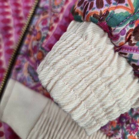 Chambray stretch denim poeder roze afwerking op Alix jasje uit poppy 26 - KicKenStoffen