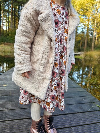 teddy jas pailletten - binnenkant gevoerde hydrofiel - patroon lea jas met bloemenjurk  - door mbym.sewing